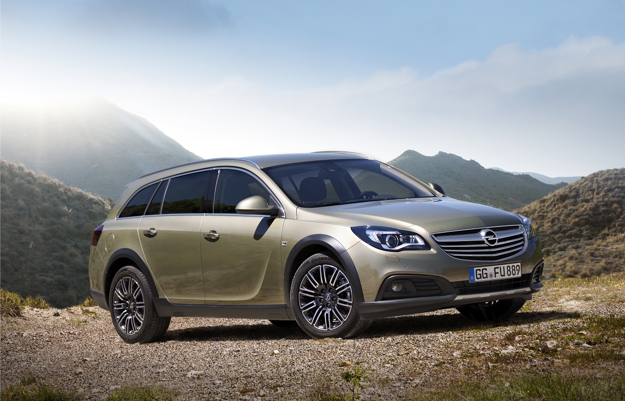  OPEL INSIGNIA COUNTRY TOURER ORTAYA ÇIKTI