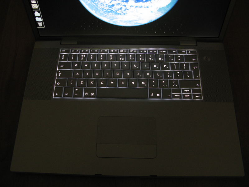  17' APPLE MACBOOK PRO (YENİ ÜRÜN - FOTOĞRAFLARIYLA)