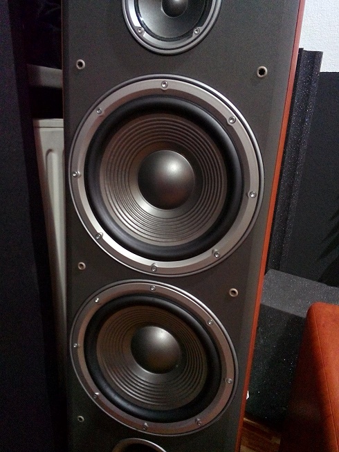  JBL E100 KULE VE JBL E35 CENTER SADECE EVDE KULLANILDI.