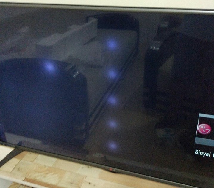 LG 49lb620v ekranda yuvarlak beyazlar acil çözüm?