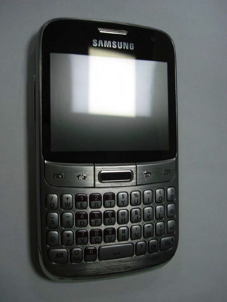 QWERTY klavyeli ve Android ICS işletim sistemli Samsung GT-B7810 görüntülendi