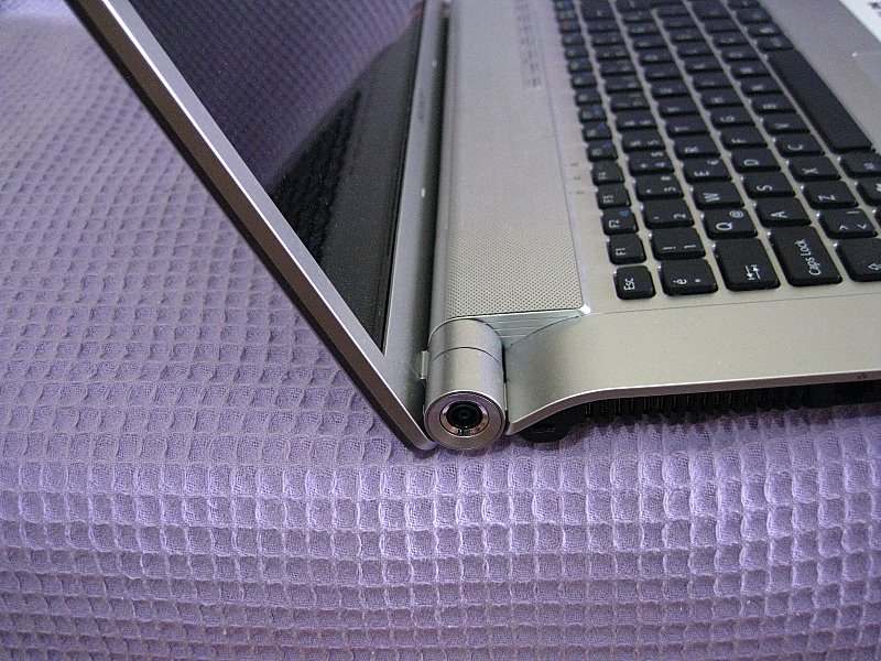  sony vaio fw serisi detaylı fotoğraflar..15.4-16.4 ınc karşılaştırması