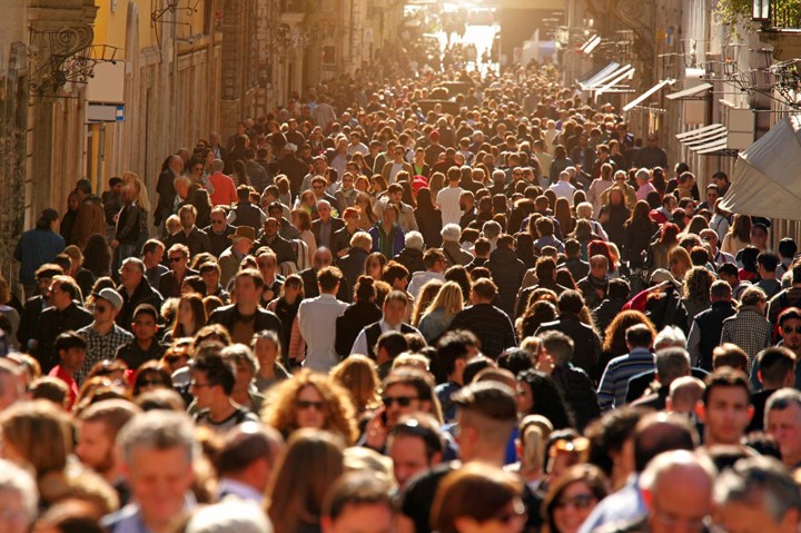 Bilim insanları Dünya nüfusunun sınırını belirlediler: En fazla kaç milyar olacak?