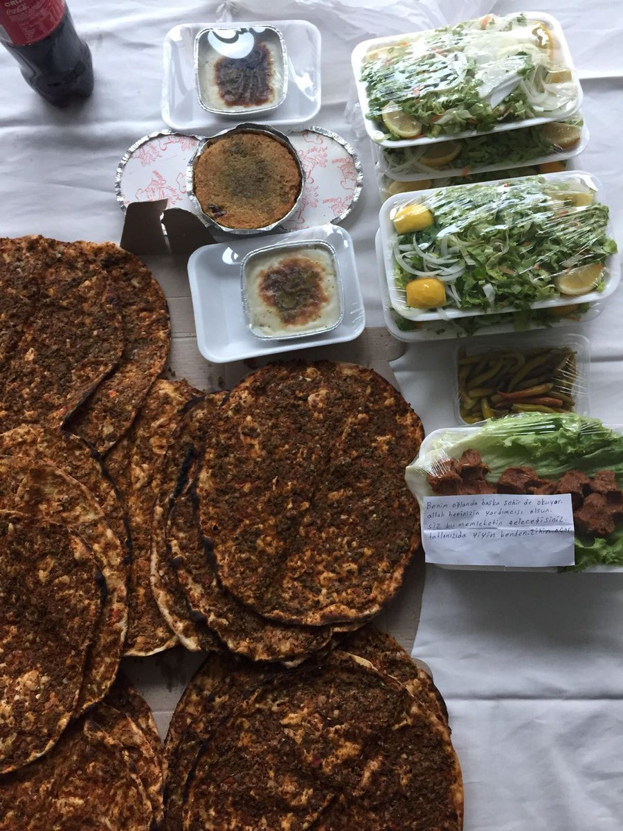 Üniversite öğrencilerin para konusunda sürekli ağlaması