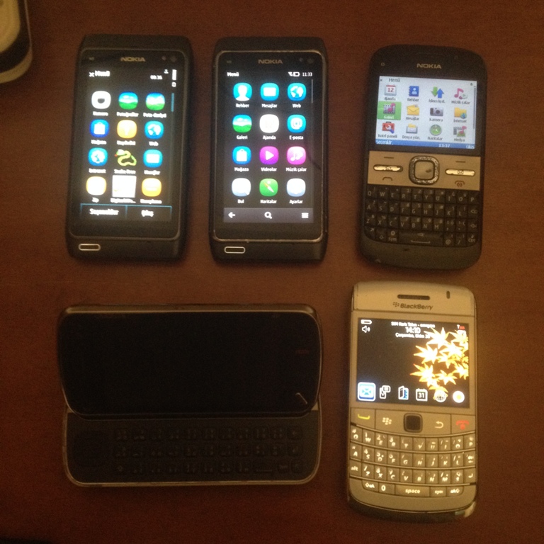 Nokia E5, N97, Blackberry 9700