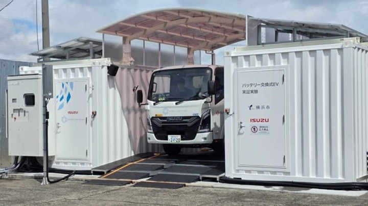 Elektrikli çöp kamyonları artık şarj olmayacak, 3 dakikada batarya değiştirecek