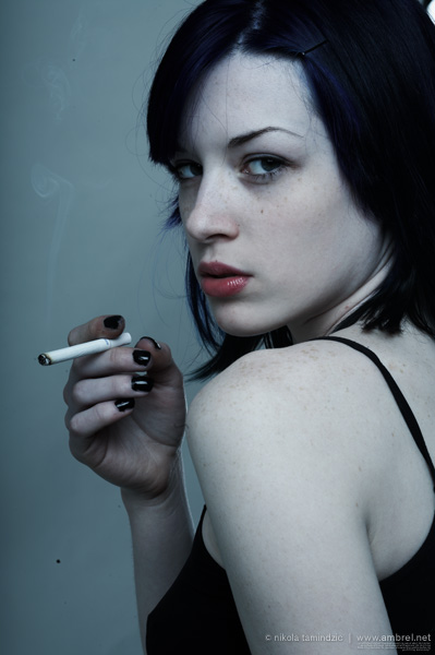  Sigara içen kızı itici bulurmusunuz ?