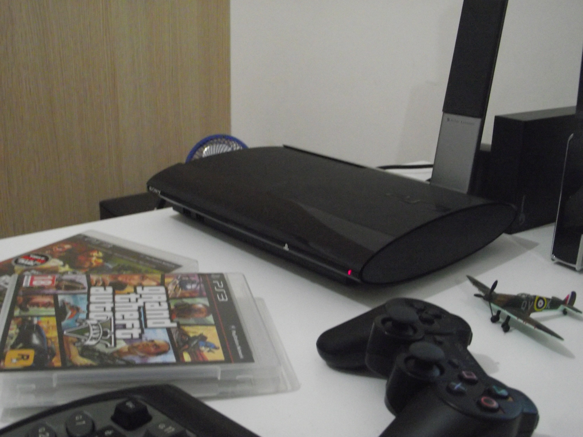  Satılık PS3 500GB Super slim + GTA V + Red Dead Redemption