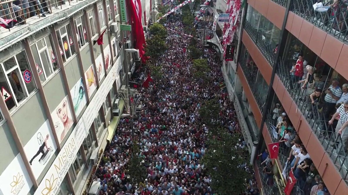 (klip eklendi) MUHARREM İNCE İstanbul'u salladı FIRTINA gibi esti (kalabalık şahane )