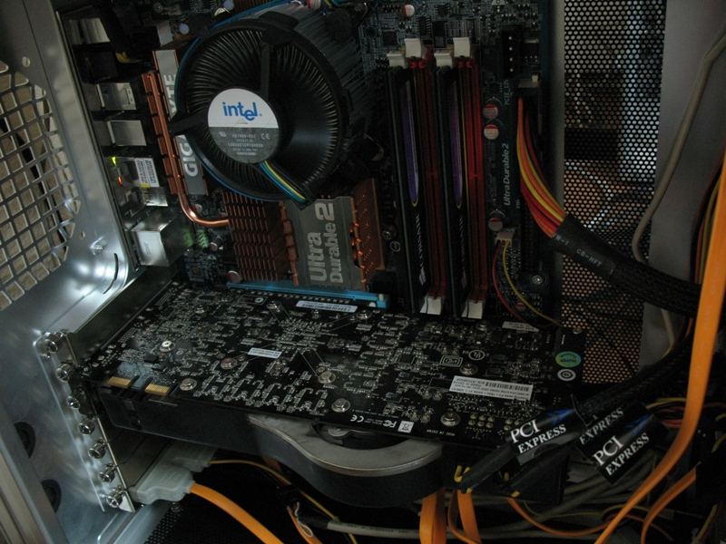  SATILIK-TAKASLIK XFX 768MB 8800 ULTRA XXX 675GPU 1667SC 2.3GHZ