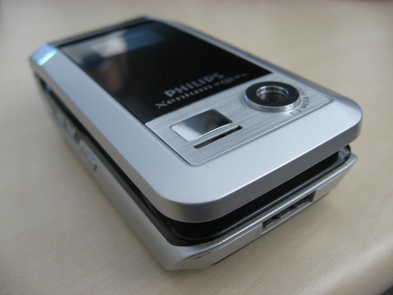 Philips xenium 9 9