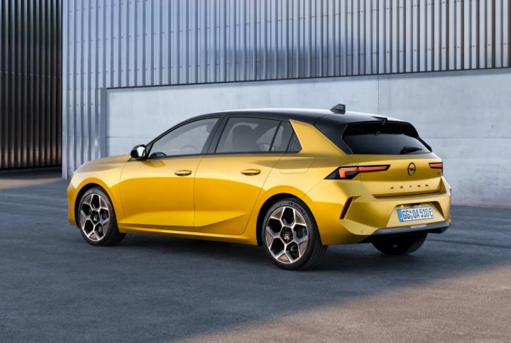 2022 Opel Astra Türkiye'de: İşte yeni kasa Astra fiyatı ve özellikleri