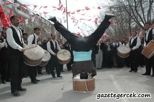  2 Milyar Kişi Canlı Yayında İzlemiş. Abartı Değil mi?