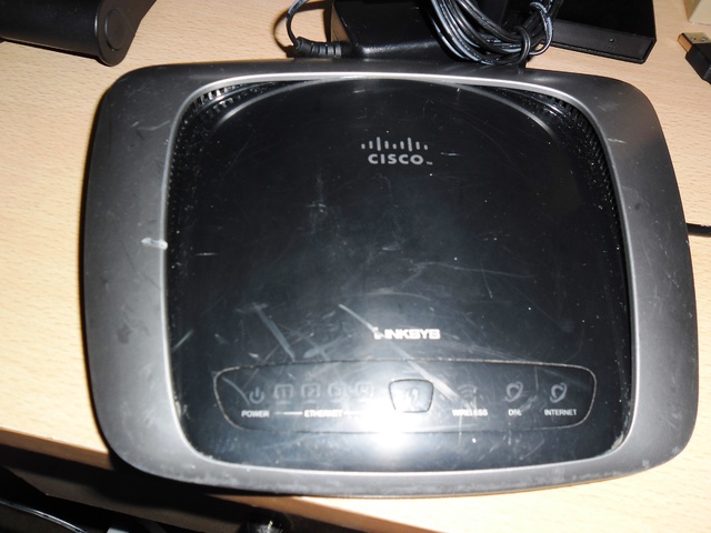  LINKSYS WAG160N 4 PORT 300MBPS KABLOSUZ MODEM ROUTER