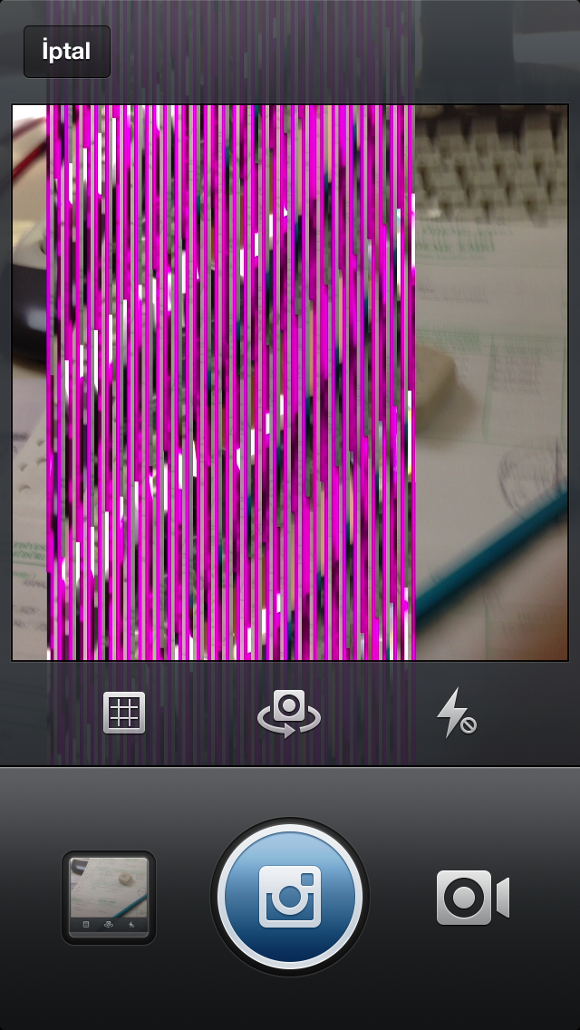  iPhone 5 Kamera Ekranında Beliren Pembe Çizgiler