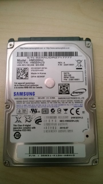  Satılık 2,5-inch sabit diskler, 2 adet (750GB ve 320GB).