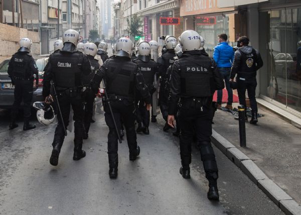  Şişli'de HDP=Pkk eylemine polis müdahalesi
