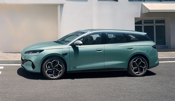 BYD'nin station wagon modeli Seal 06 DM-i Çin'de satışa sunuldu