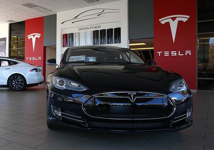 Tesla tepetaklak olabilir: Yatırım bankası %30'a varan değer kaybı bekliyor