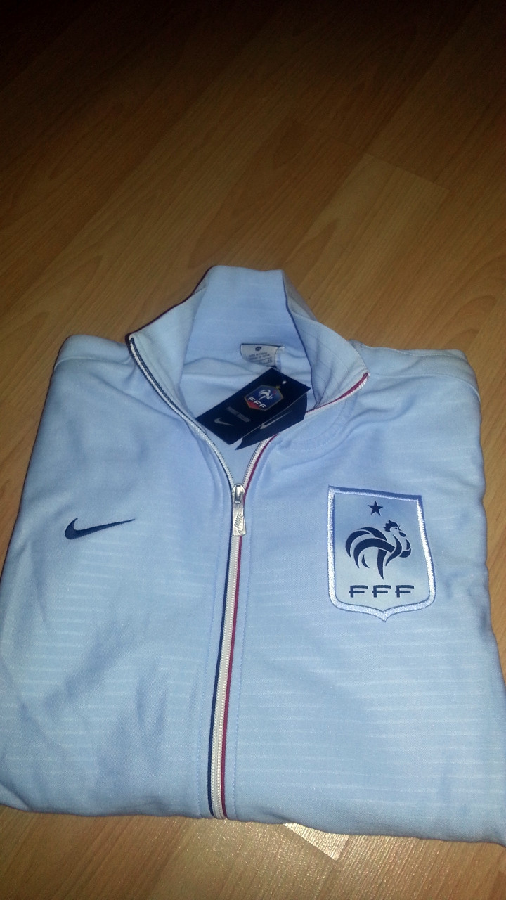  İndirimli Fiyatlar Calvin Klein-Abercrombie-DKNY-Nike Fc Barcelona-Nike French Football-Converse
