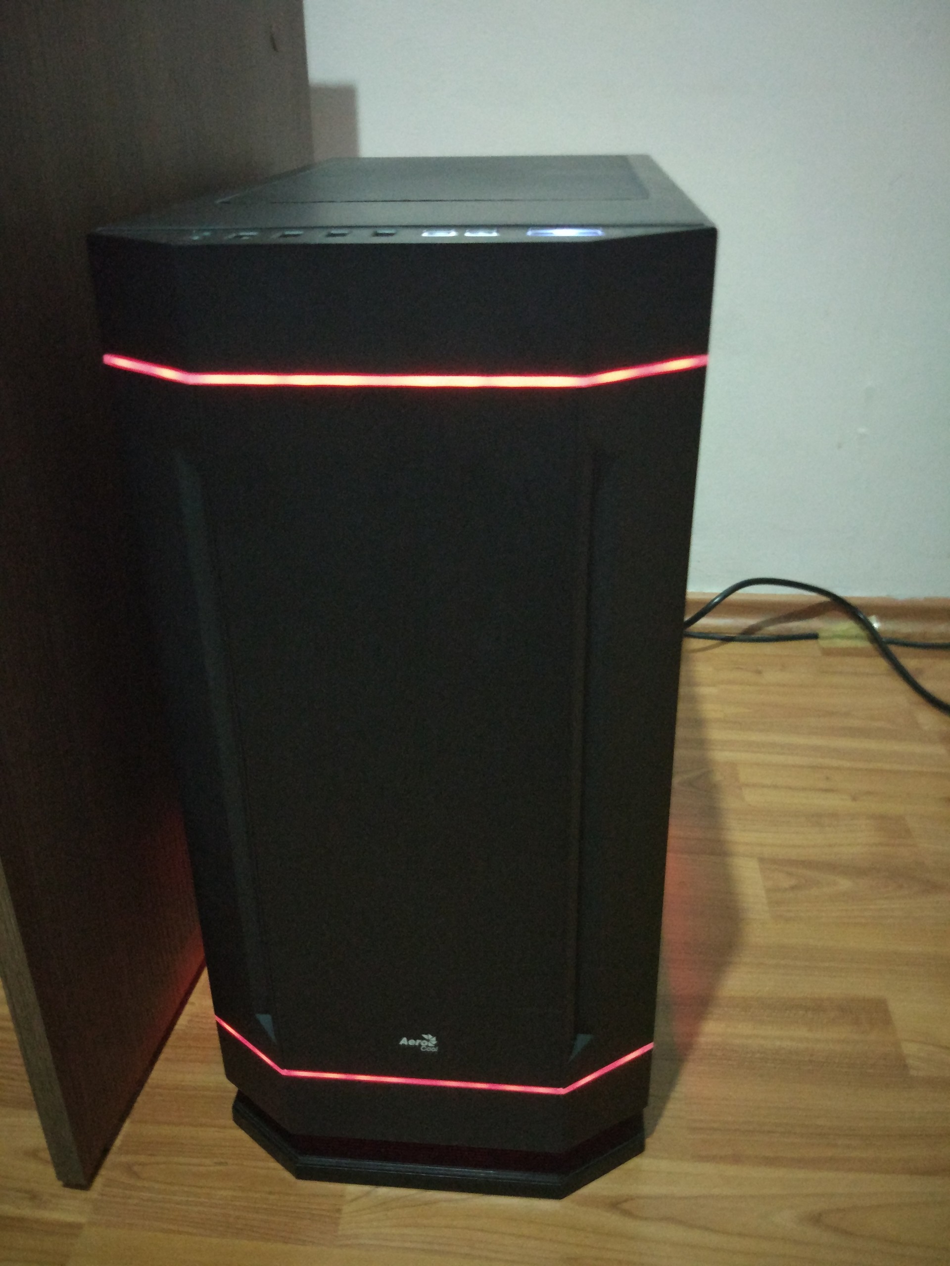 SATILIK Akasa FX 6 Fan Kontrolcüsü ve 2x12 1x14 Fan Filtresi ve 5x12 Fan