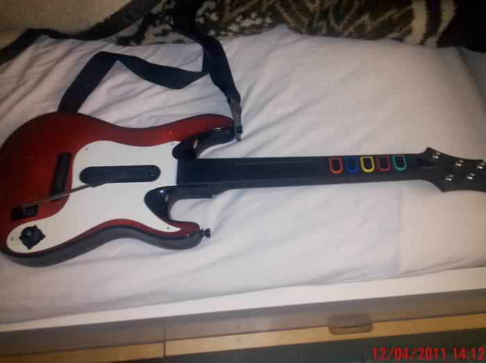  Guitar Hero 5 Gitar + Mad Catz tabut kılıf İZMİR