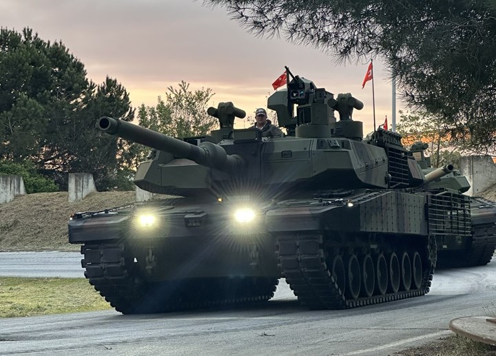 83 yıl sonra envanterine giren ilk sıfır tank: Yeni Altay tankı TSK’ya teslim edildi