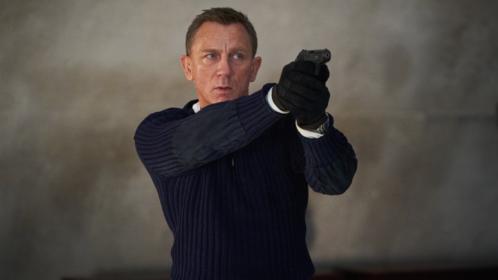 İngiliz Kraliyet Donanması, James Bond'u canlandıran Daniel Craig'e 'Komutan' rütbesi verdi