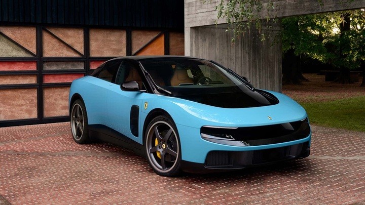 İlk elektrikli Ferrari tanıtıldı! Luce, tasarımıyla olay yarattı