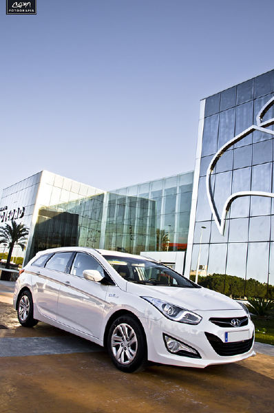  Yeni 2012 Hyundai i40 CW Blue Drive 1.7 CRDi 136 hp Resimli İnceleme