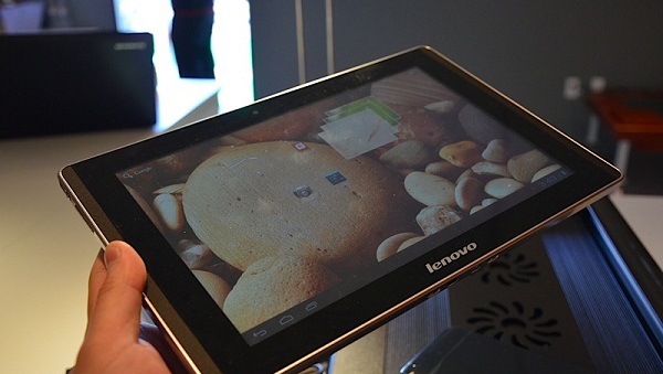 CES 2012 : Lenovo da 4 çekirdekli tablet yarışına katıldı