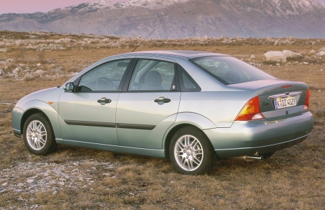  FORD FOCUS  2001AMB.GP VE 2004 COMFORT TERCİHİNİZ NE OLURDU