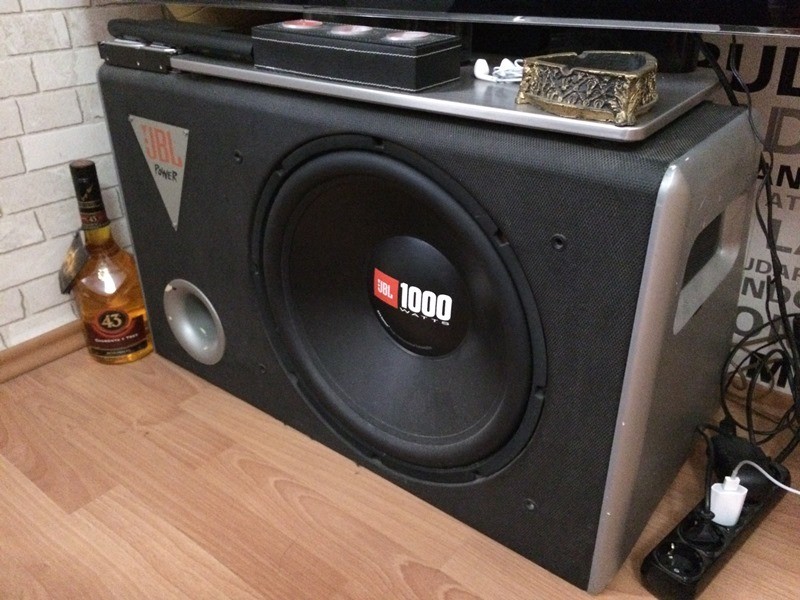 Jbl 1000. JBL 1000 Watts. JBL tl90. Автомобильный сабвуфер Boss bass900. 17000 Ватт басс.