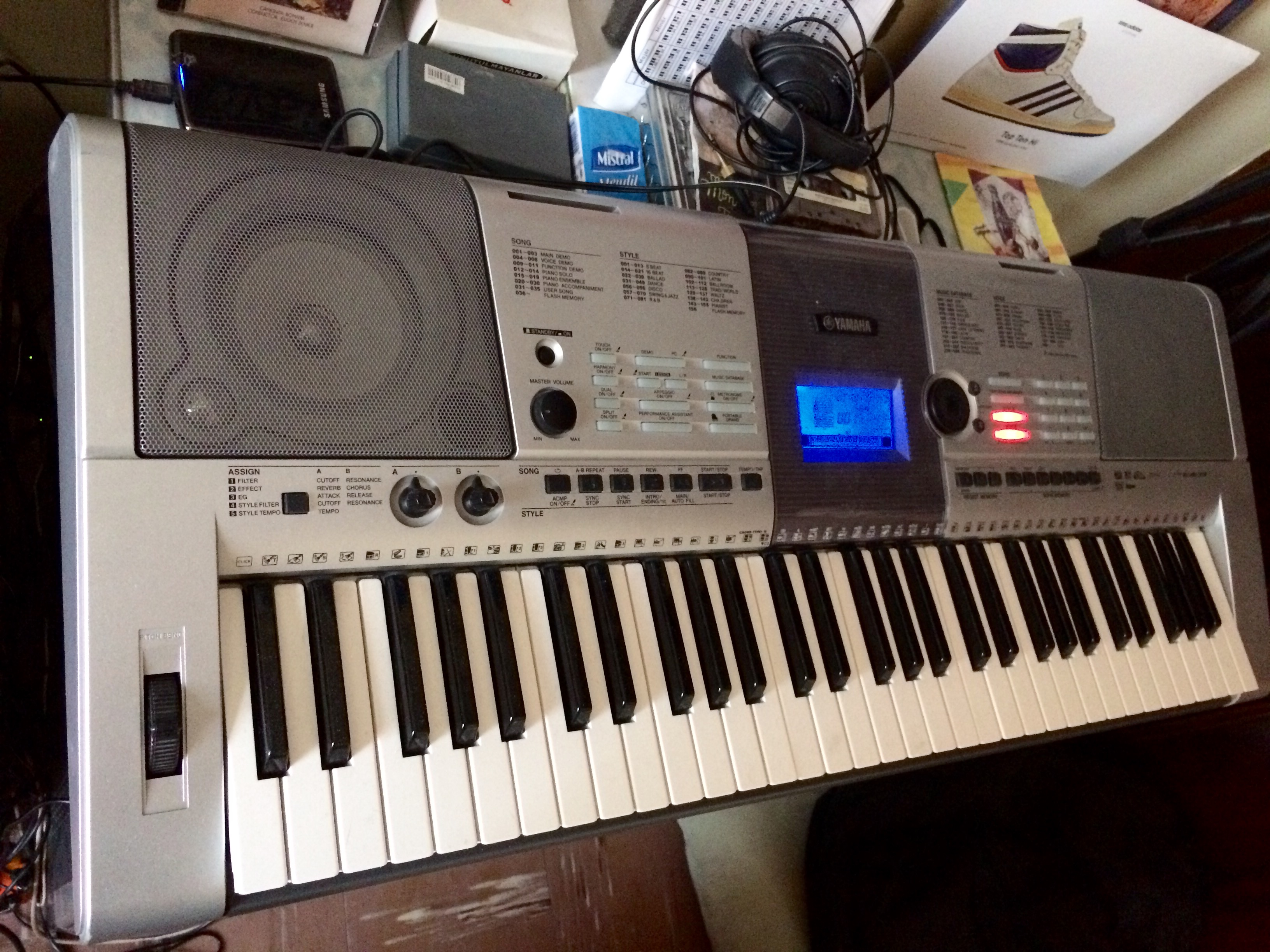 Yamaha psr shop e403 midi