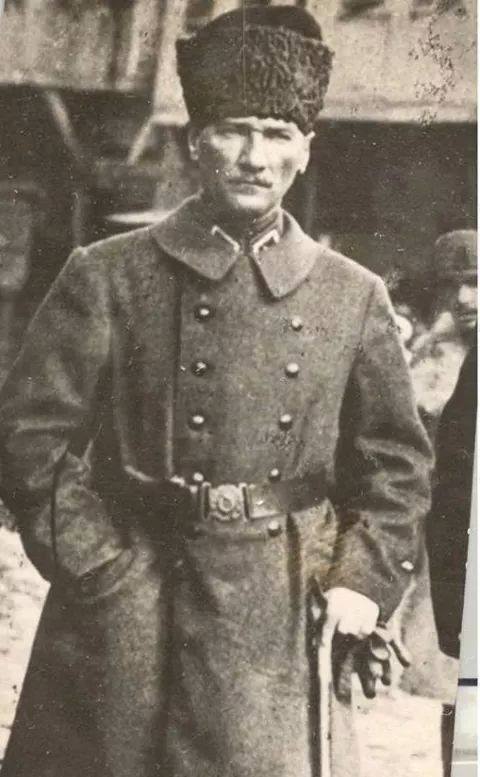  Mustafa Kemal Atatürk'ü Saygıyla Anıyoruz. 1881-193∞
