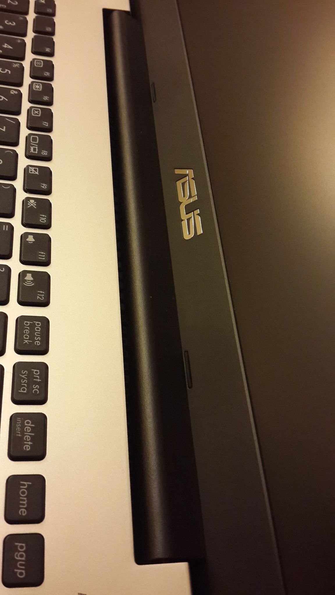  Asus K555LN-XO079D (Yeni kasa resimli inceleme)