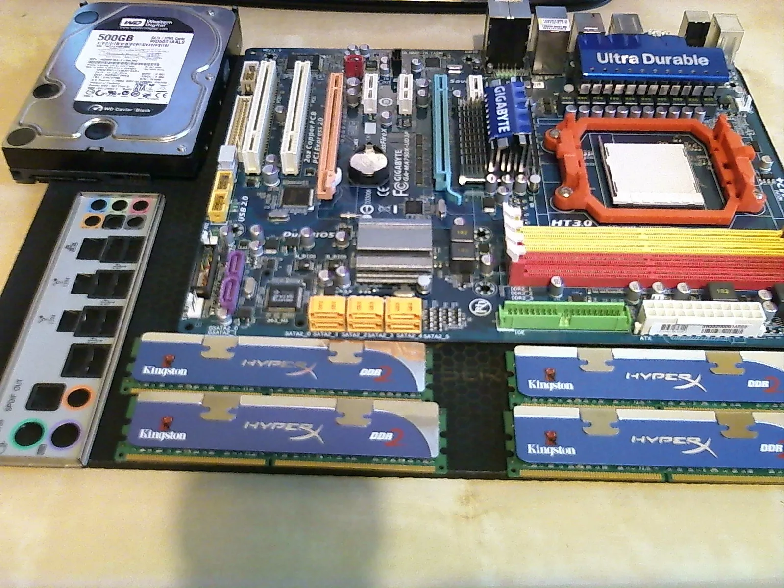  (Gigabyte 790x-ud3p)+ 8GB DDR2 1066mhz Hyperx+WD BlackCavier 500gb HEPSI 250TL