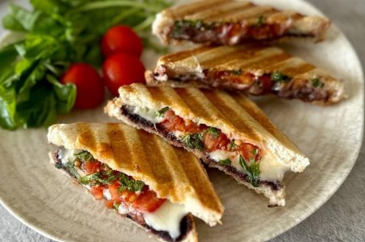 Akıllı Tost Makineleri ile Mutfakta Devrim: Tek Tuşla Lezzetli Tarifler