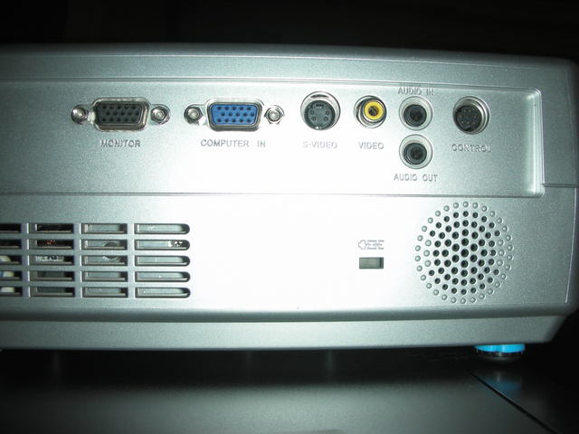 DVD player - projektör bağlantısı hangi kablo ile yapılmalı?