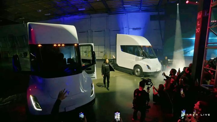 Tesla Semi hakkındaki gerçekleri bir de tır şoföründen dinleyin: Aptal bir araç!