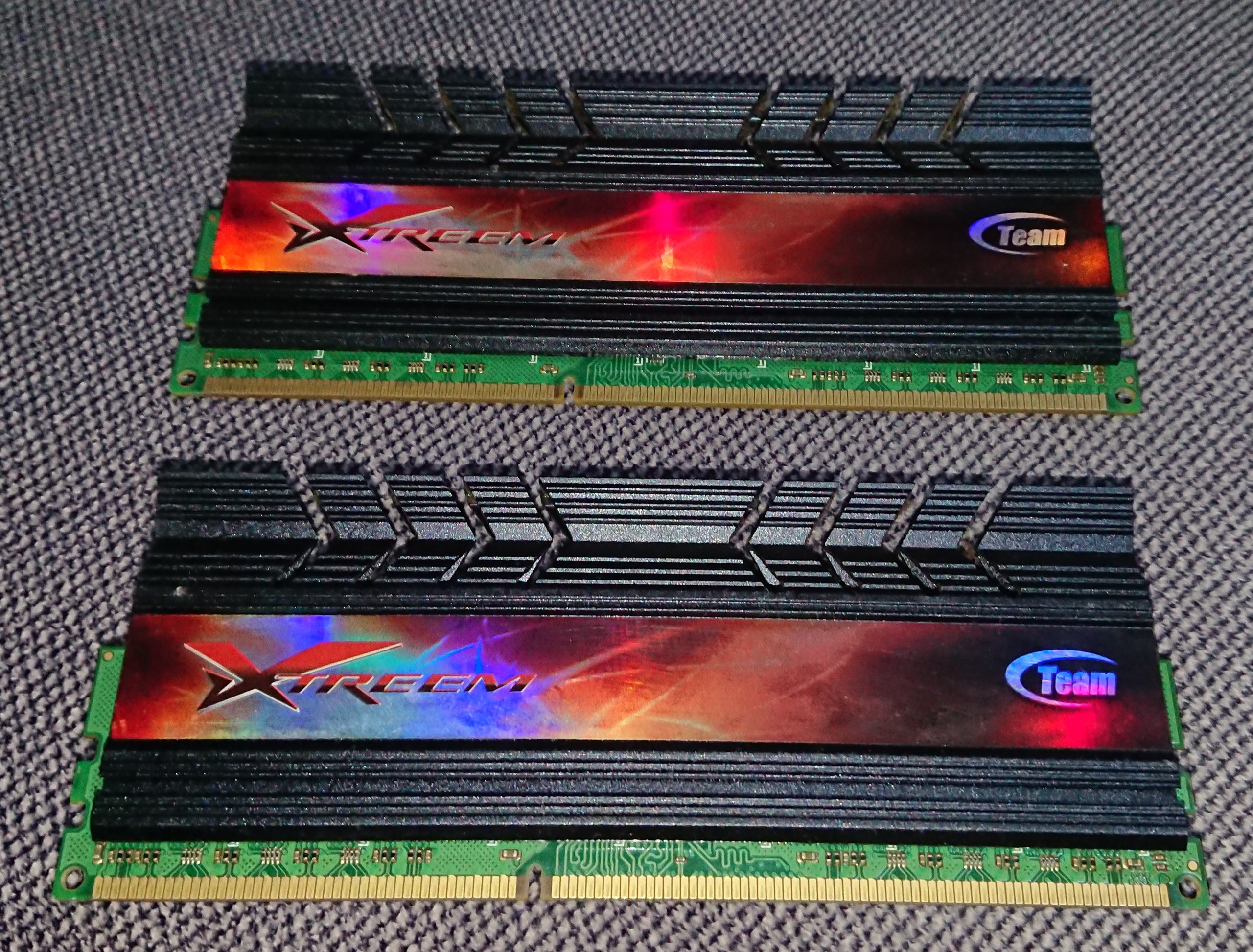 satıldı 2x4GB 2133MHZ DDR3 TEAM XTREEM  RAM