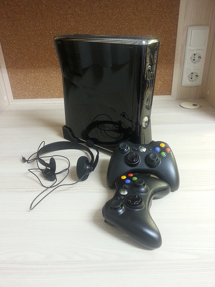  [SATILDI] Xbox 360 Slim 250GB + Çift Kol + 30 Dijital Oyun