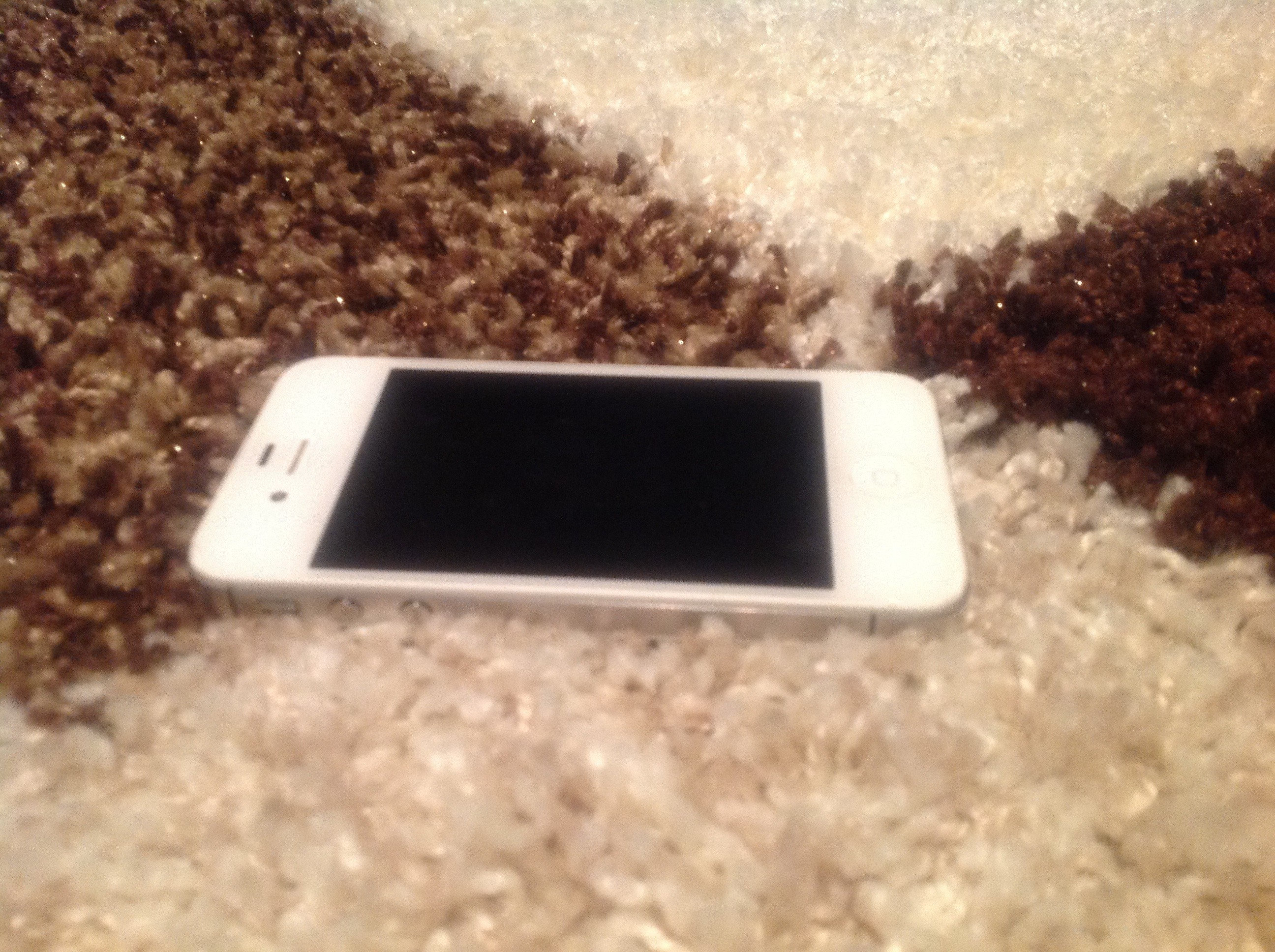  Iphone 4s 16gb beyaz  temiz kullanılmış 1000 tl