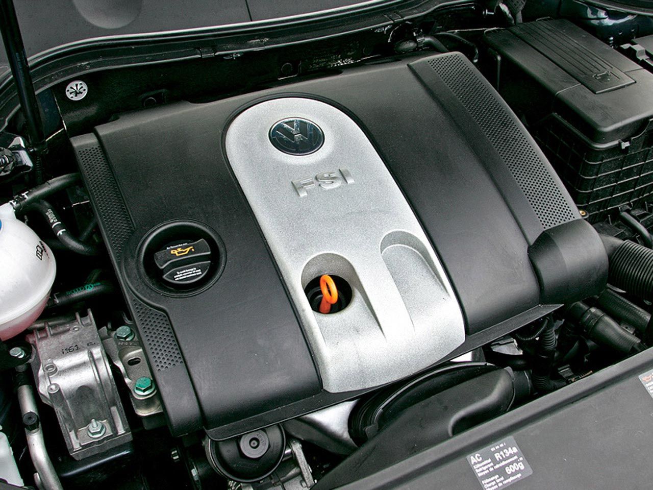 Двигатель bts. VW 1.6 FSI. 1.6 FSI Passat b6. Skoda 1.6 FSI. Двигатель1.6FSI BTS.