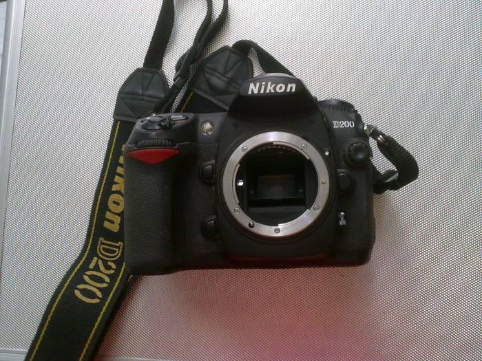  NIKON D200 10.2MP BODY DSLR +LovePro Çantasi