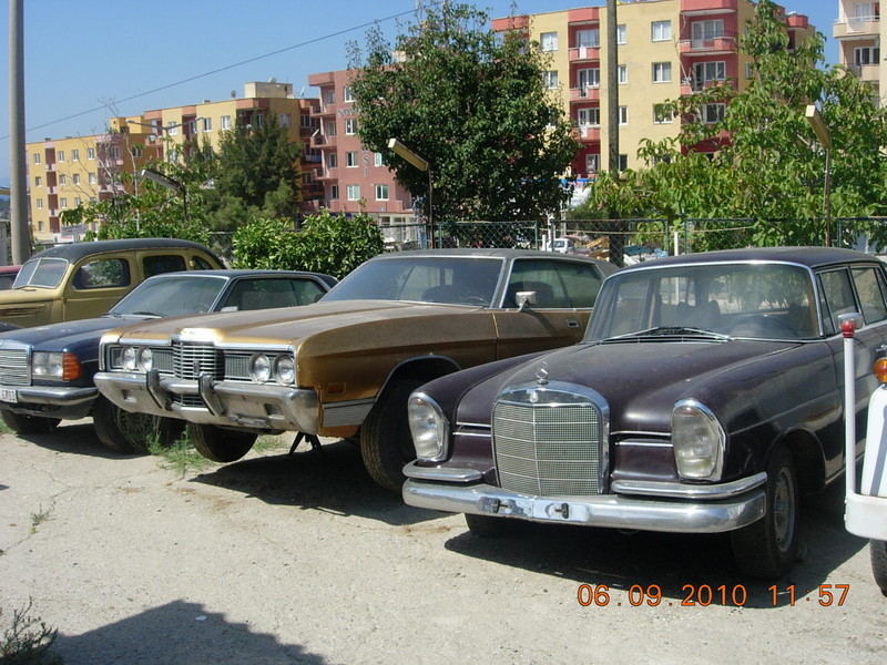  KUŞADASI'NDAN OTOMOBİL MANZARALARI (Ferrari, Amerikancılar, Romen Plakalı BMW X6)