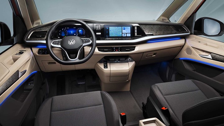 2022 Volkswagen T7 Multivan, yeni tasarım ve hibrit sistemle geldi