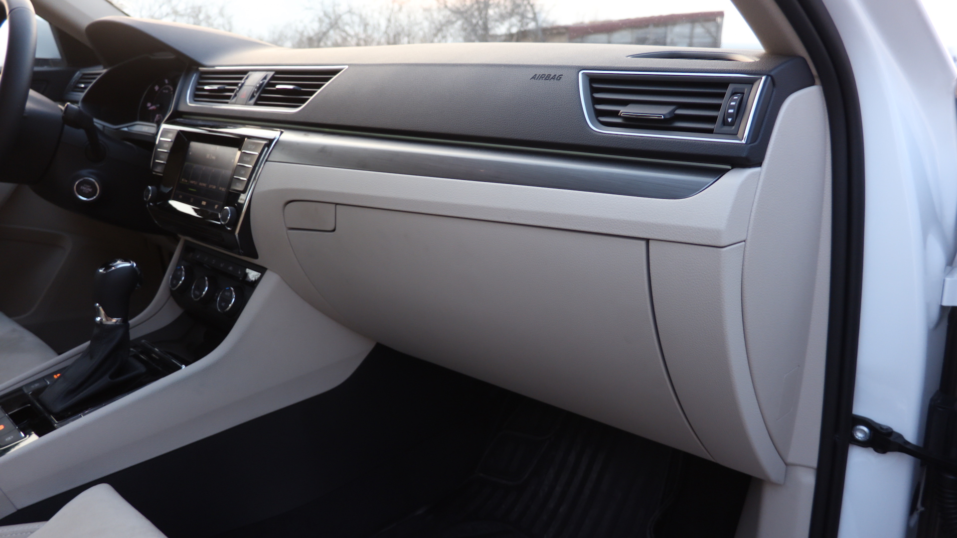 YENİ SKODA SUPERB 2015-2016 ANA KONU (2016 Türkiye Yılın ...