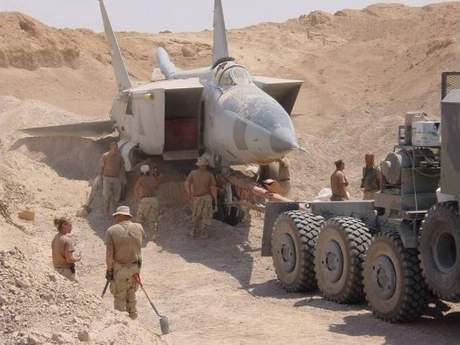  Saddam'ın Çöle Gömüp Sakladığı Savaş Uçakları...