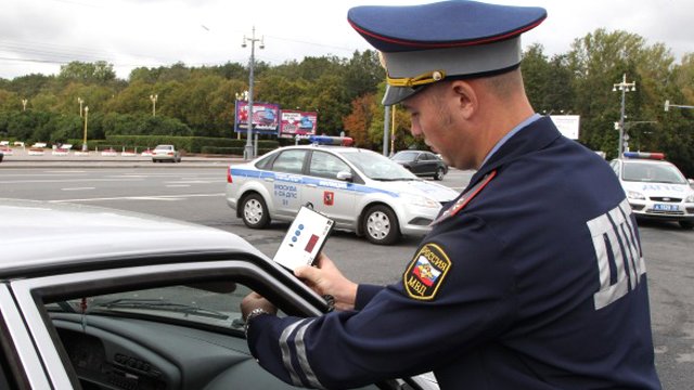  Türklerden Rüşvet Alan Rus Havaalanı Polis Şefi Tutuklandı
